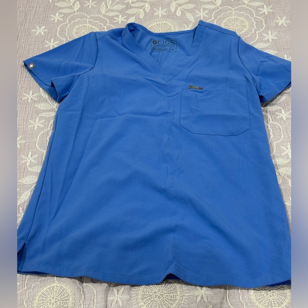 FIGS Yola Skinny Scrub Pants with Catarina One-Pocket Scrub Top